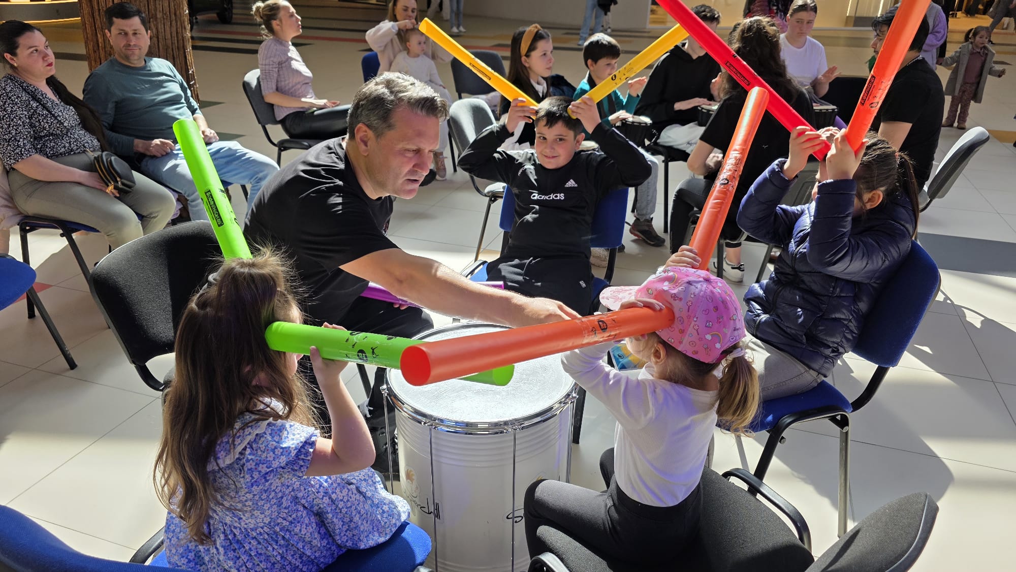 Superchill School in toată țara cu atelierul de percutie