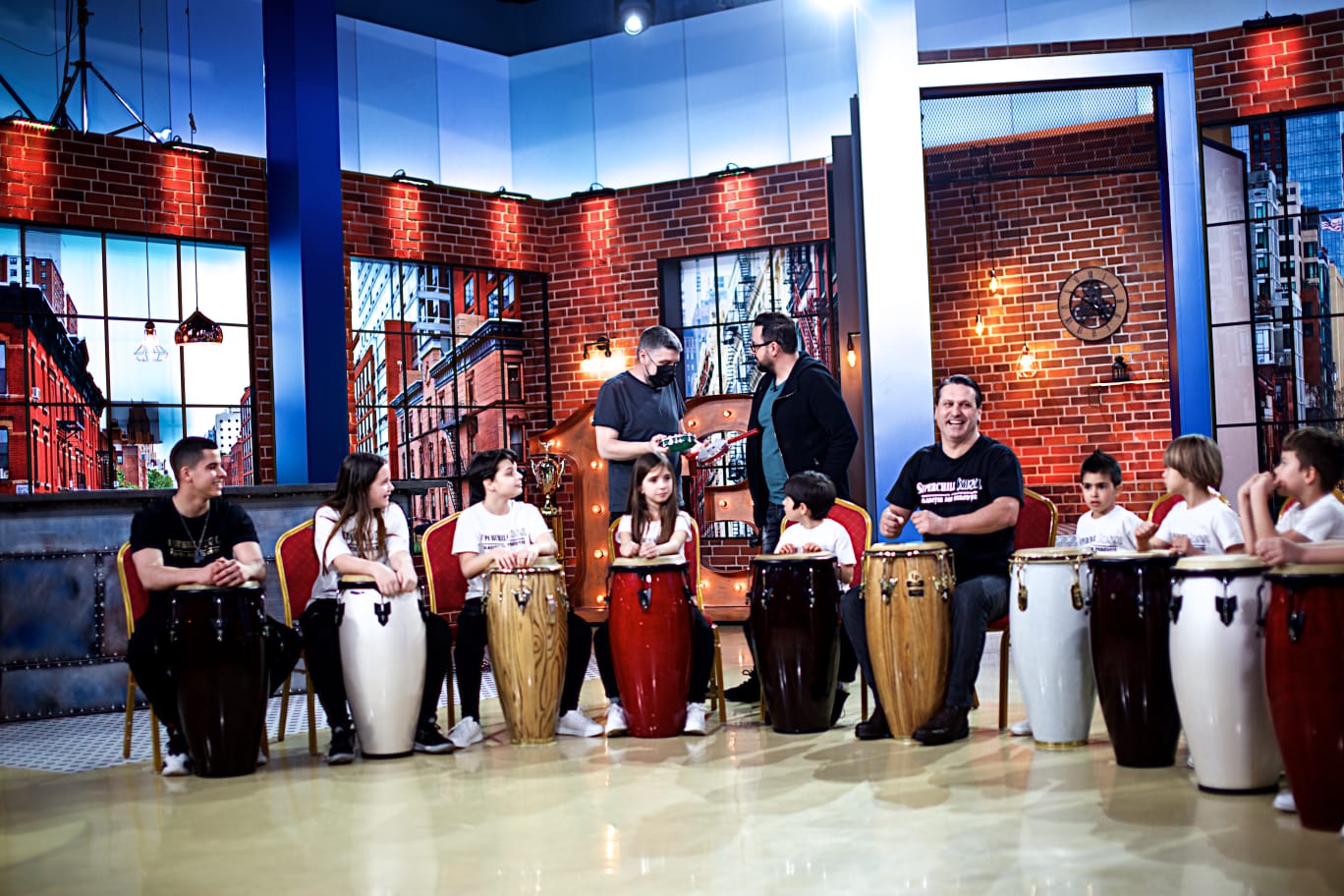  Copiii de la Superchill bat toba în platoul lui Măruță